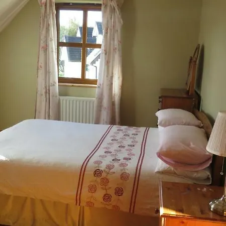 Heatherhill Farm In Beside Connemara National Park بيت للعطل *