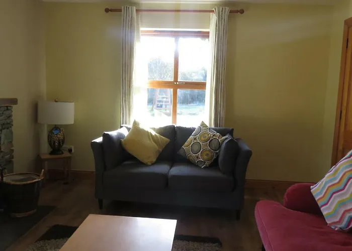 Heatherhill Farm In Beside Connemara National Park *